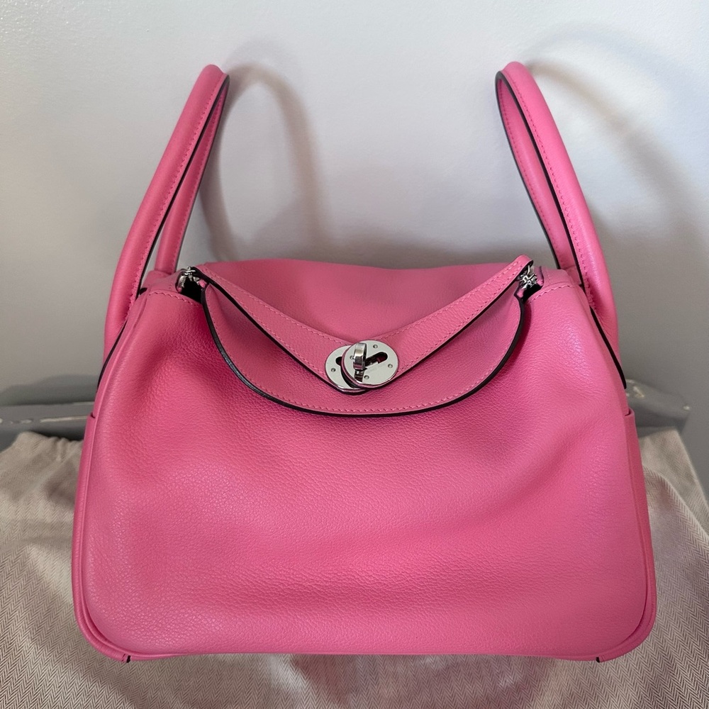 Hermes Lindy 26cm in rose azalee color, evercolor leather w. palladium (silver)